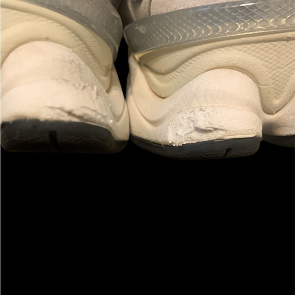 New Balance White and Gray Sneakers - Picture 5 of 5